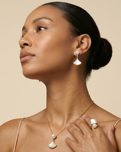 Mother-of-Pearl Fan Gold-Plated Jewellery Set